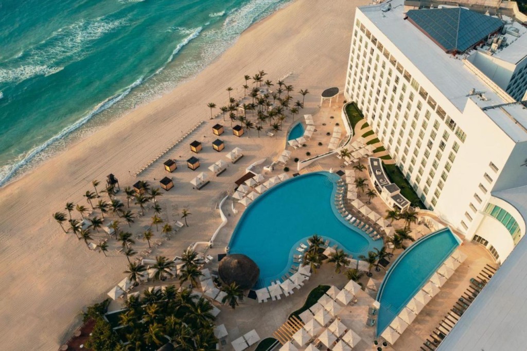 Piscina do Le Blanc Spa Resort Cancun Adults Only All-Inclusive