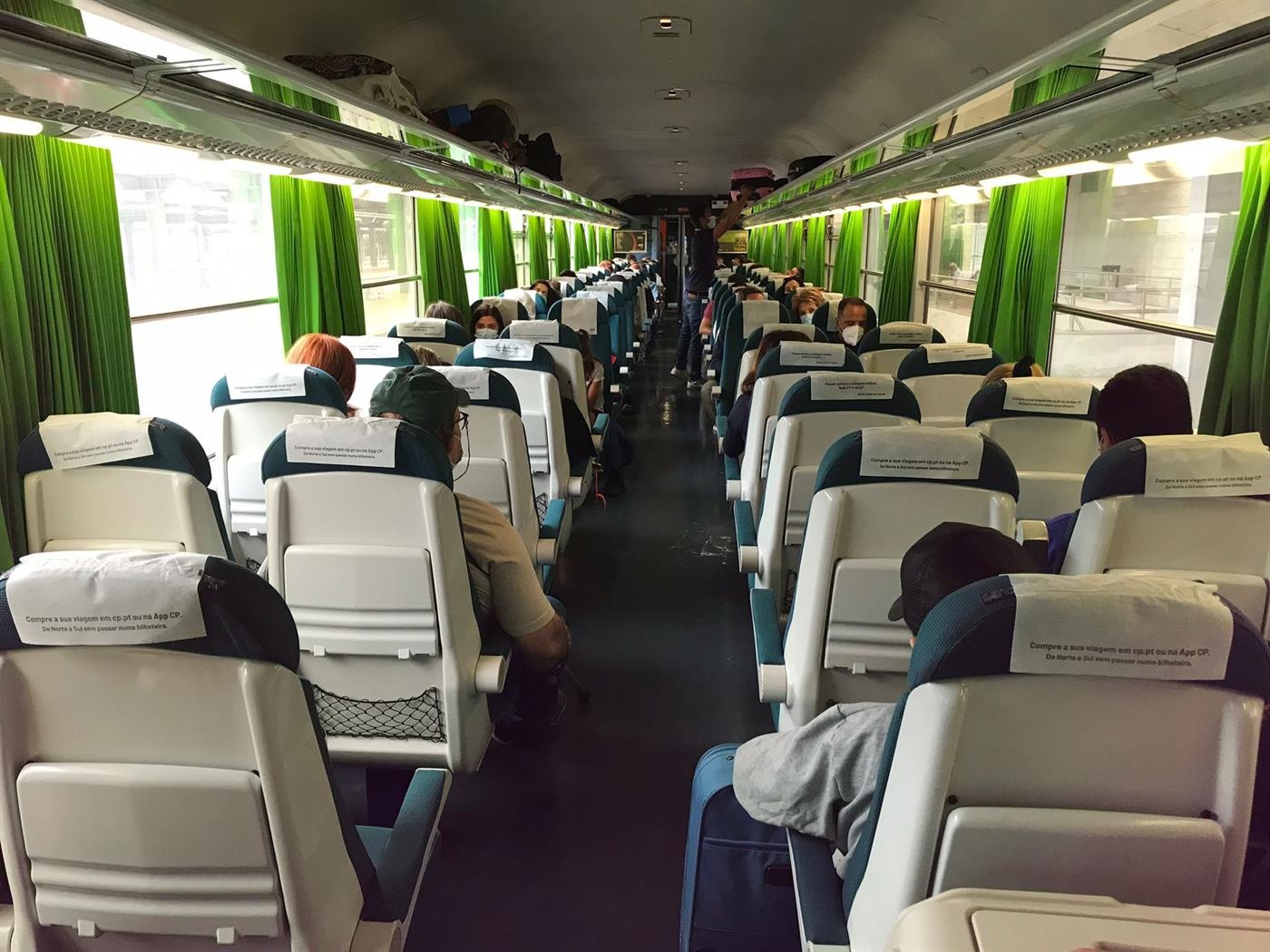 Interior trem em Portugal