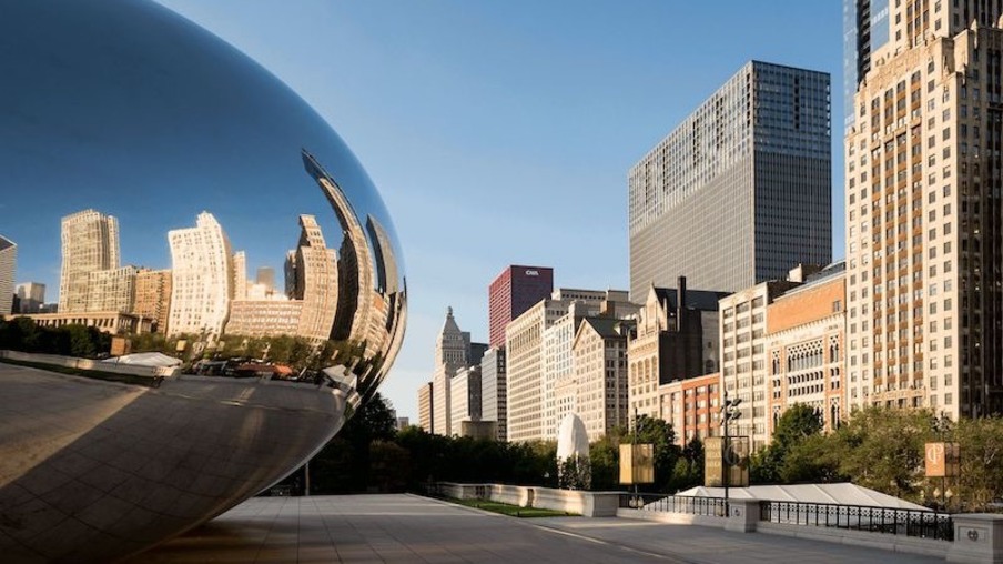 Cloud Gate e prédios em Chicago
