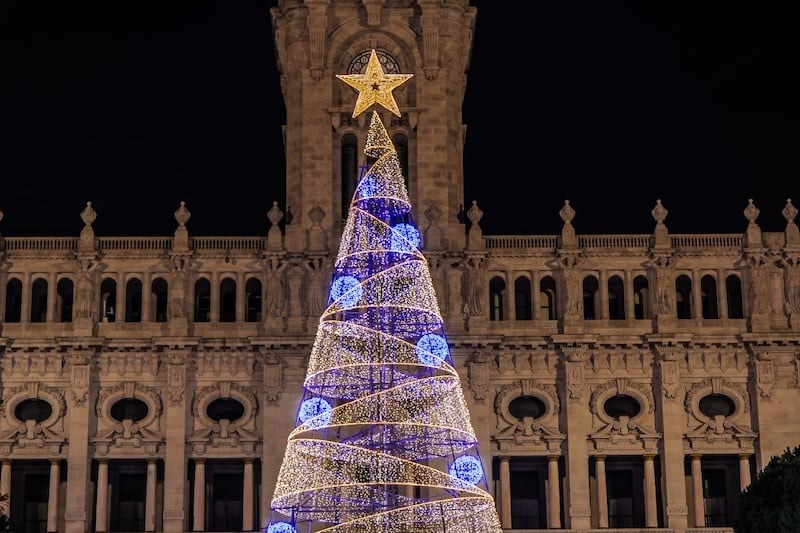 Feriado de Natal em Portugal: Árvore de Natal no Porto