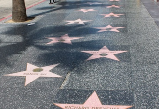 Passeio pela calçada da Fama de Hollywood em Los Angeles