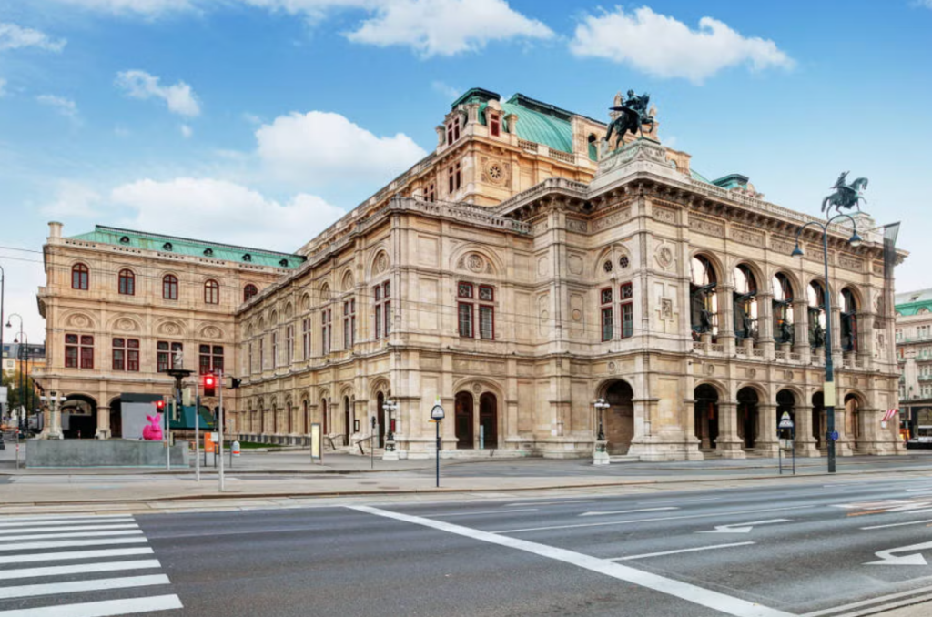 Fachada da Ópera Estatal de Viena