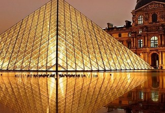 Vista externa do museu do Louvre