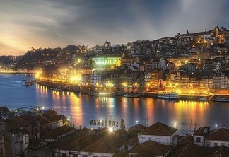 Cidade do Porto à noite