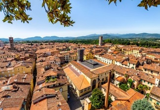 Vista da cidade de Lucca do topo da Torre de Guinigi