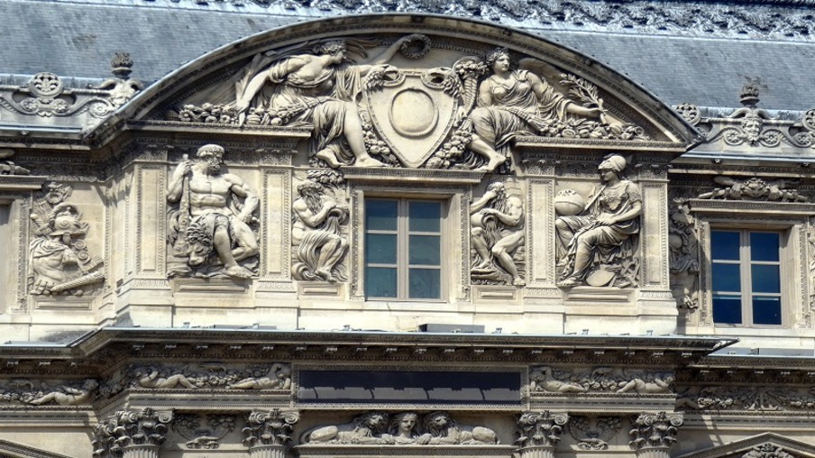 Vista externa do Museu do Louvre
