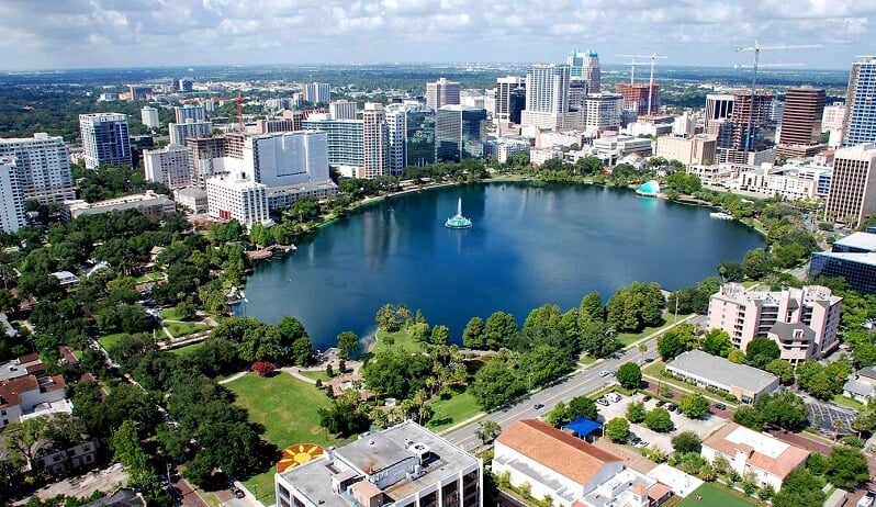 Parque aberto em Orlando - Lake Eola
