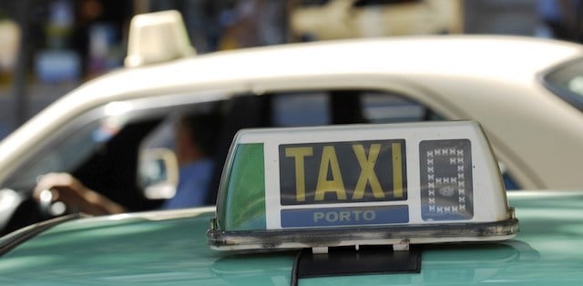 Táxi para Porto