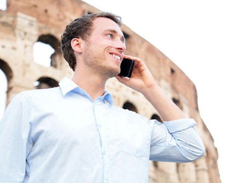 Usando o celular em Roma e toda a Itália