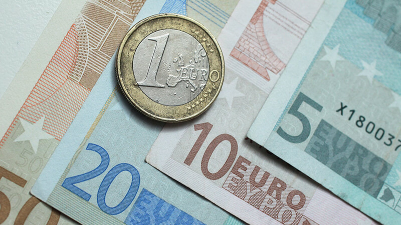 Notas e moeda em euro