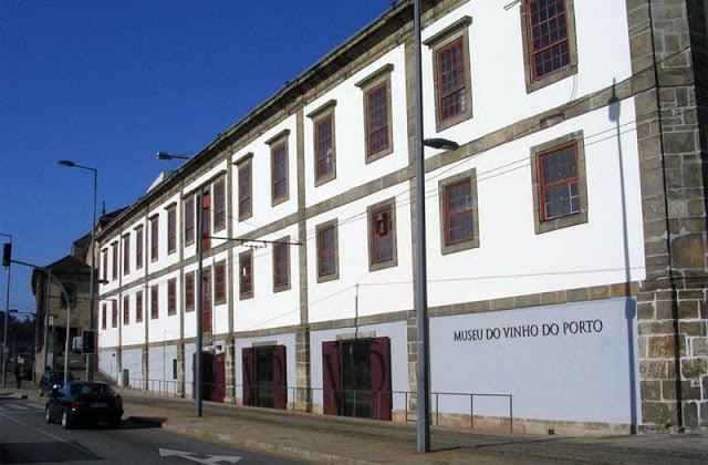 Fachada do Museu do Vinho em Porto