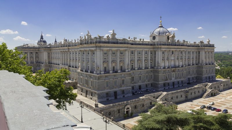 Vista externa do Palácio real de Madrid