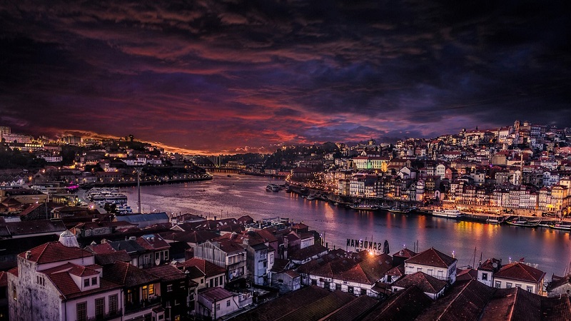 Vista do Porto à noite
