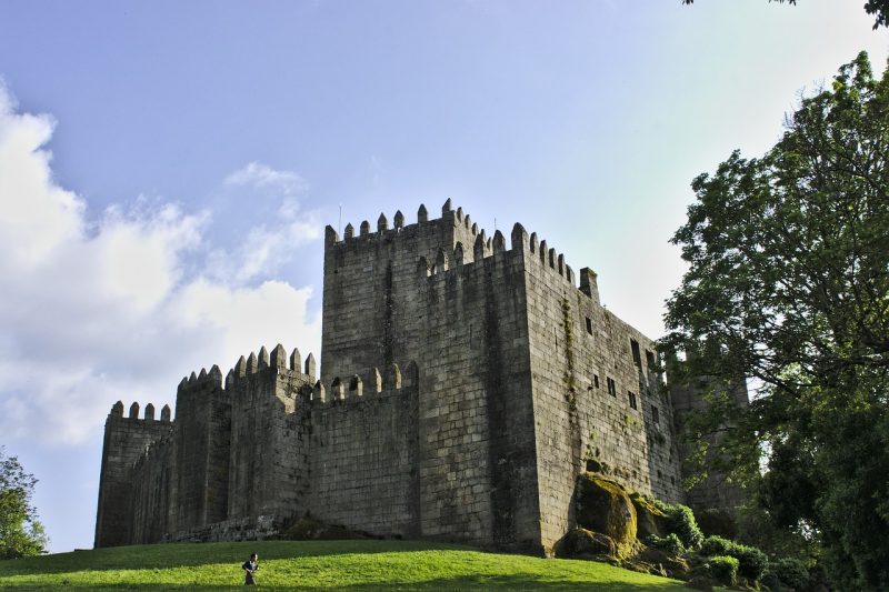 Vista do Castelo de São Mamede em Guimarães