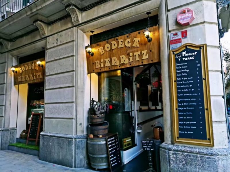 Fachada do Bar Bodega Biarritz 1881 em Barcelona