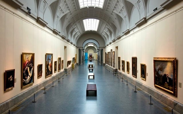 Interior do Museu do Prado em Madri