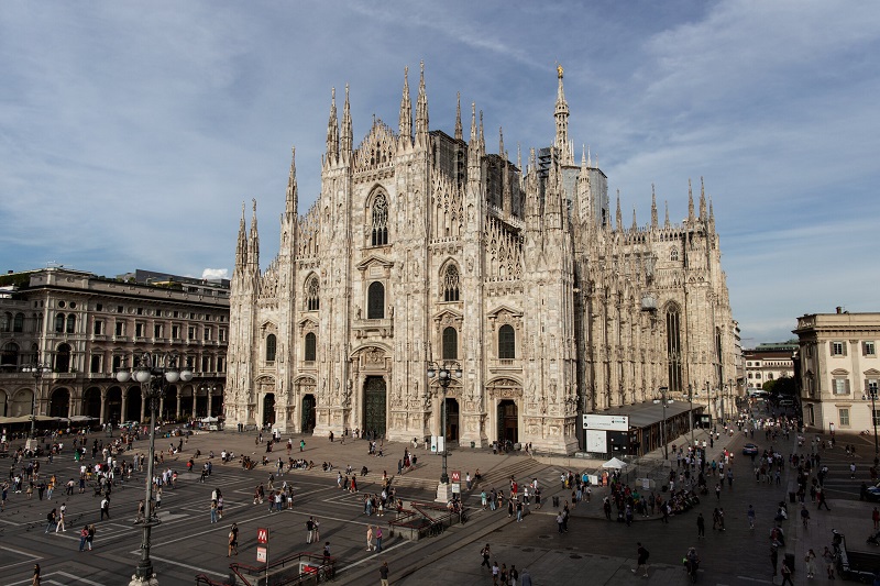 Vista da fachada da Catedral de Milão