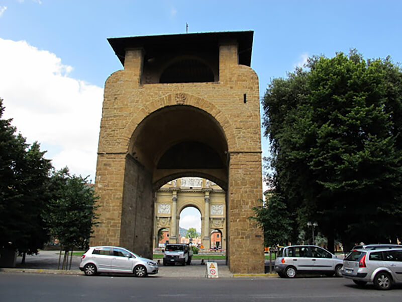 Porta San Gallo no Bairro Porta Al Prato em Florença.