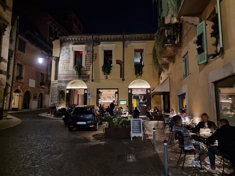 Vida noturna em Verona: bares e pubs