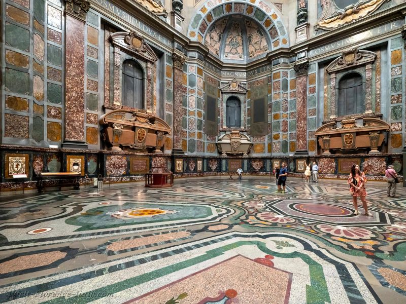 Interior da Capela dos Príncipes na Capela dos Médici em Florença.