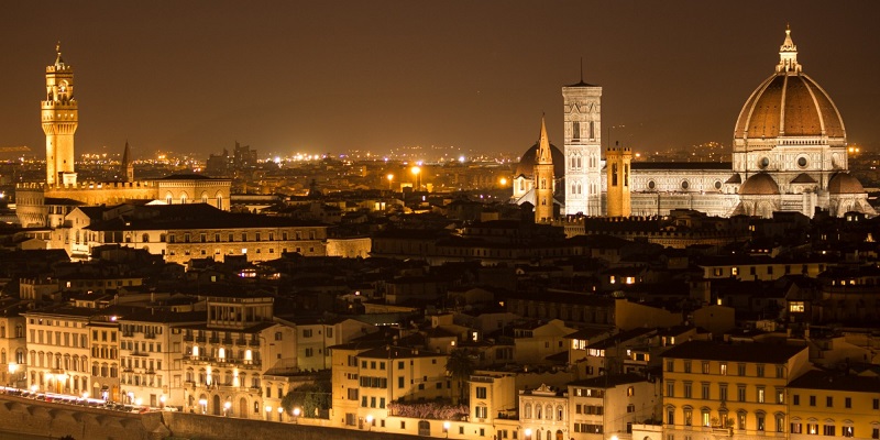 Cidade de Florença à noite