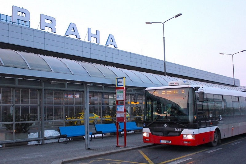 Ônibus no Aeroporto de Praga