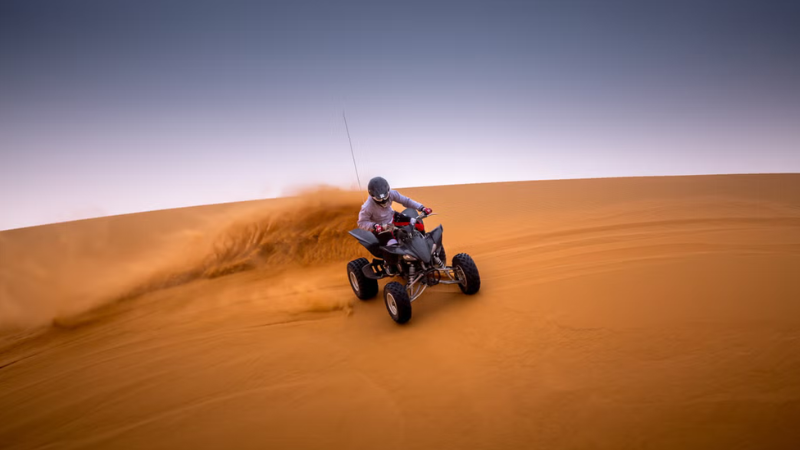 Cruzar o deserto do Sinai de quadriciclo