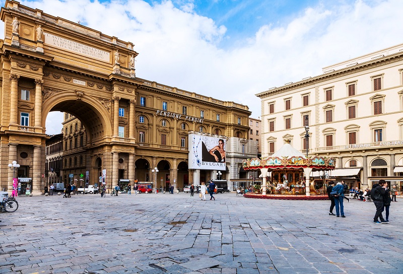 Vista da Piazza della Repubblica em Florença