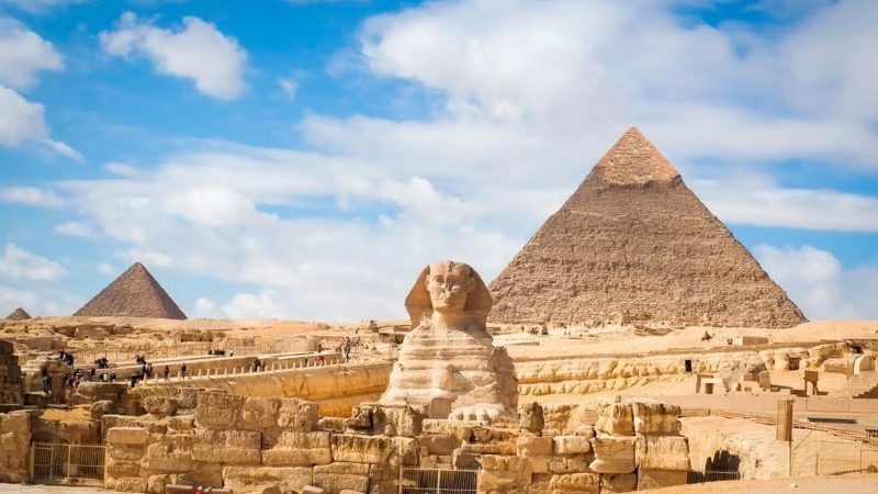 Pirâmides de Gizé em Cairo no Egito